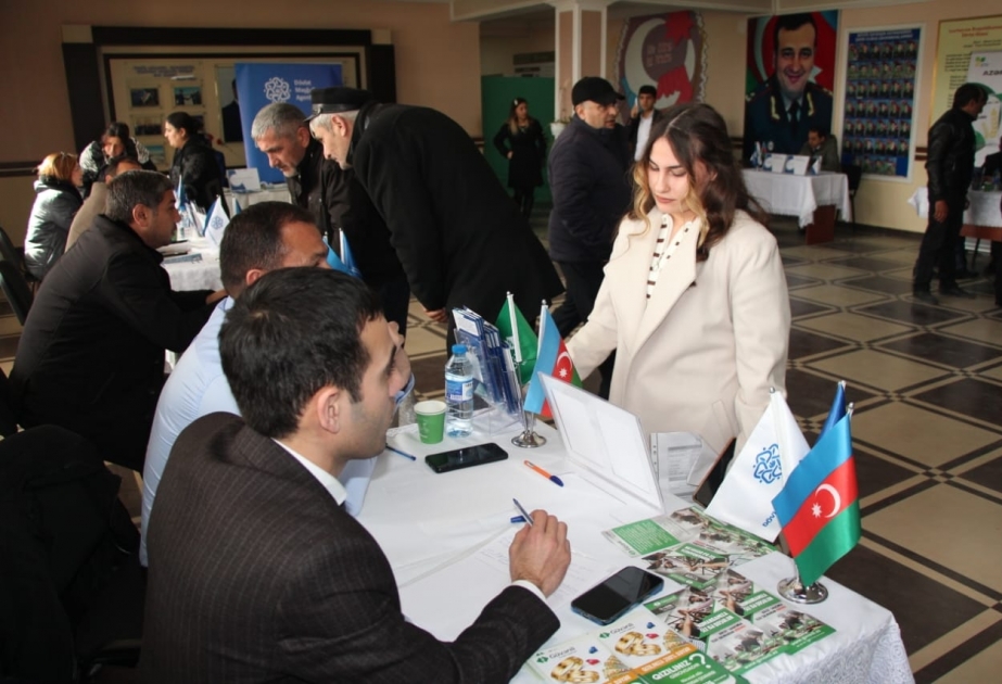Yevlaxda keçirilən əmək yarmarkasında 116 vakansiya təqdim edilib