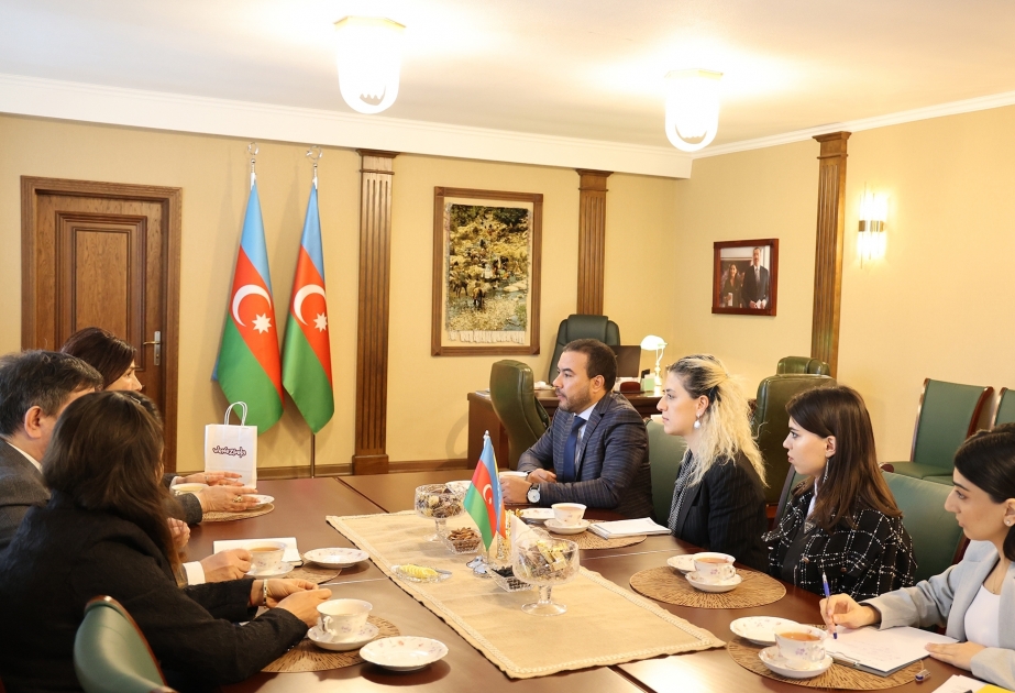 Las relaciones literarias entre Azerbaiyán y Venezuela se extienden