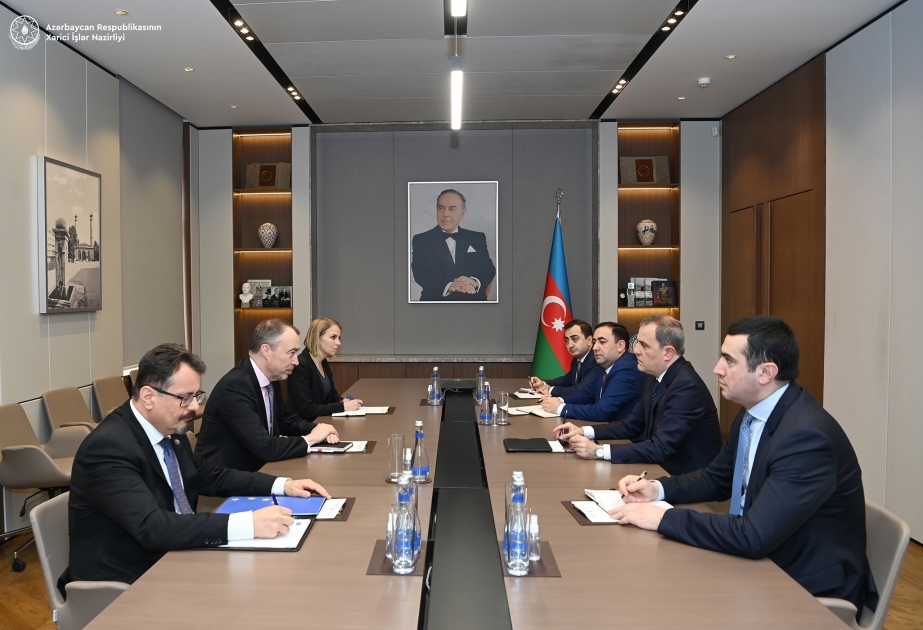Министр иностранных дел Джейхун Байрамов обсудил с Тойво Клааром текущее состояние связей между Азербайджаном и ЕС