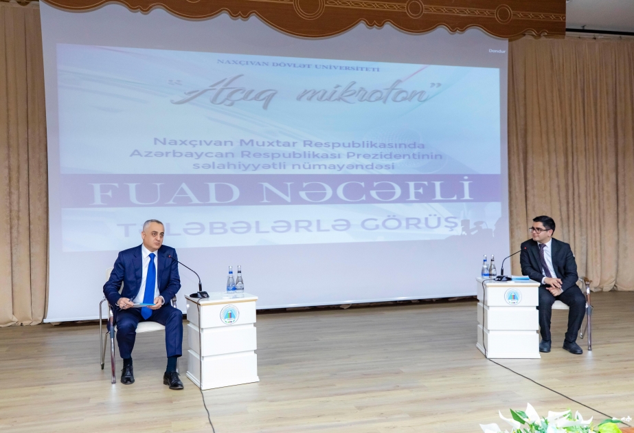 Səlahiyyətli nümayəndə “Açıq mikrofon” layihəsi çərçivəsində tələbələrin suallarını cavablandırıb