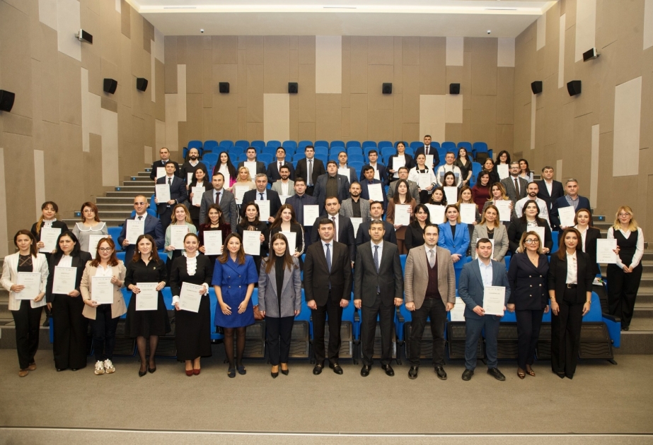 “Peşəkar 100 il” idarəçilik marafonu başa çatıb