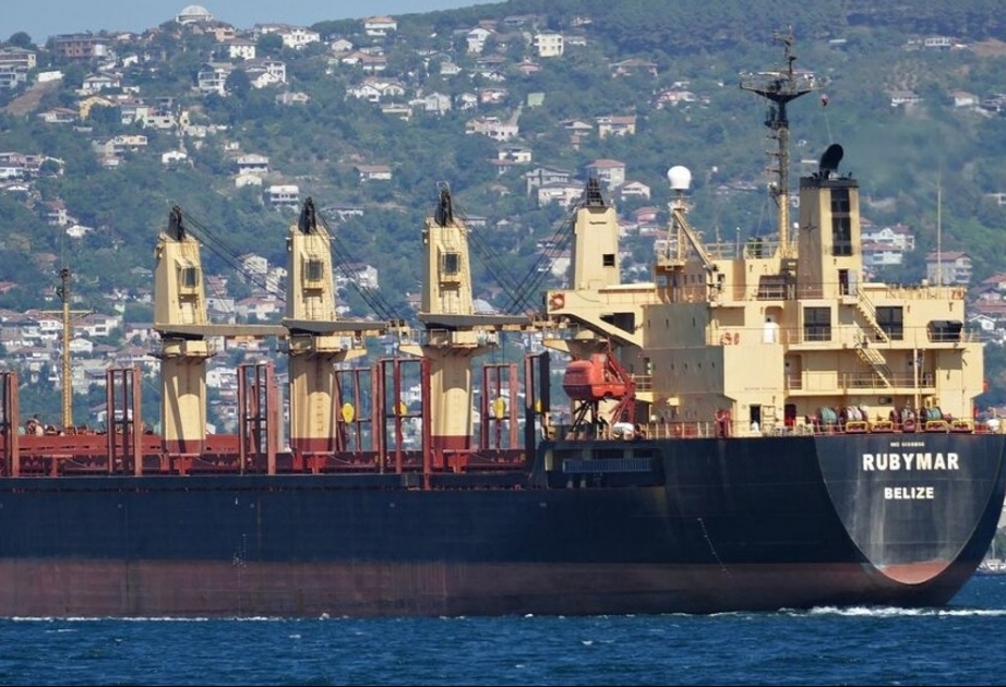 Golf von Aden: Schäden und Ölteppich nach Huthi-Angriff auf Frachter