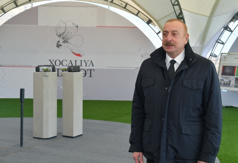 Ilham Aliyev : Nous ne pouvions pas considérer notre intégrité territoriale et notre souveraineté complètement restaurées sans Khodjaly VIDEO