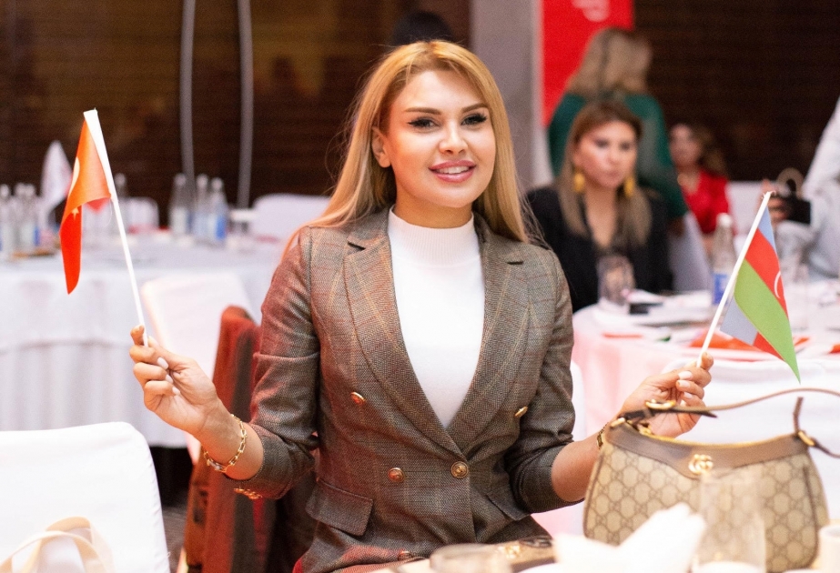 ®  Gizem Öncel: Kolleksiyam dəbsevərlər tərəfindən böyük maraq və rəğbətlə qarşılandı