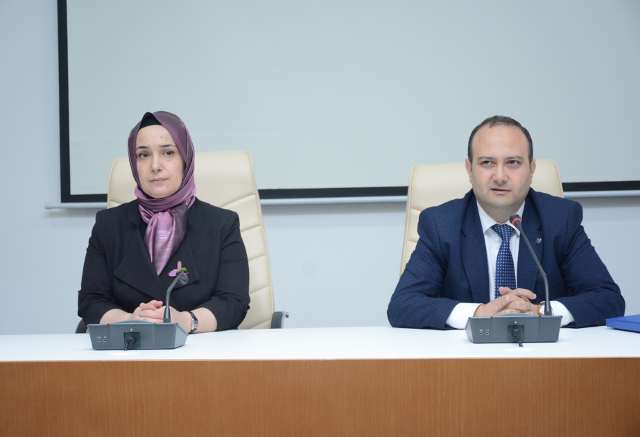Rektor yaz semestrinin başlanması münasibətilə tələbələrlə görüşüb