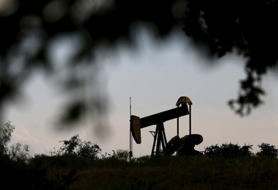 Цены на нефть на мировых биржах снизились