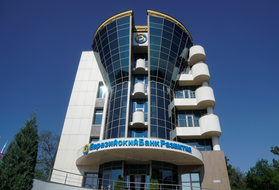 Avrasiya məkanında inkişaf strategiyasına dair hesabat dərc edilib