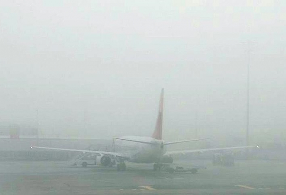 Qatı duman İstanbul aeroportlarından birinin işini çətinləşdirib