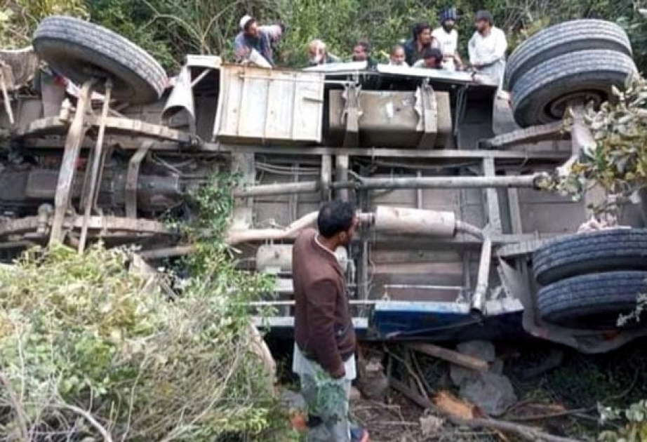 Pakistanda avtobus qəzasında 10 nəfər ölüb, 15 nəfər yaralanıb