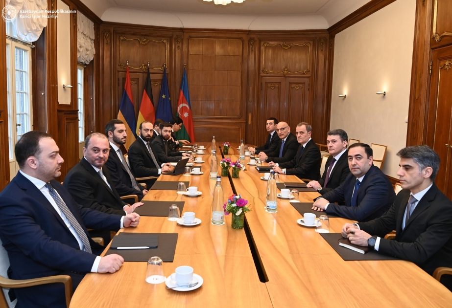 Les ministres des Affaires étrangères azerbaïdjanais et arménien se réunissent à Berlin