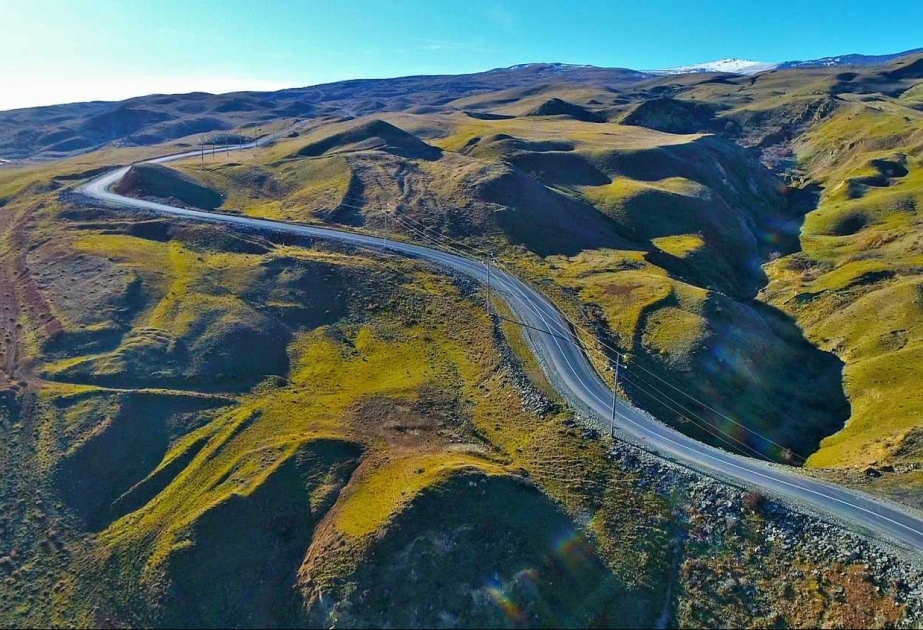 Siyəzəndə avtomobil yolu yenidən qurulub
