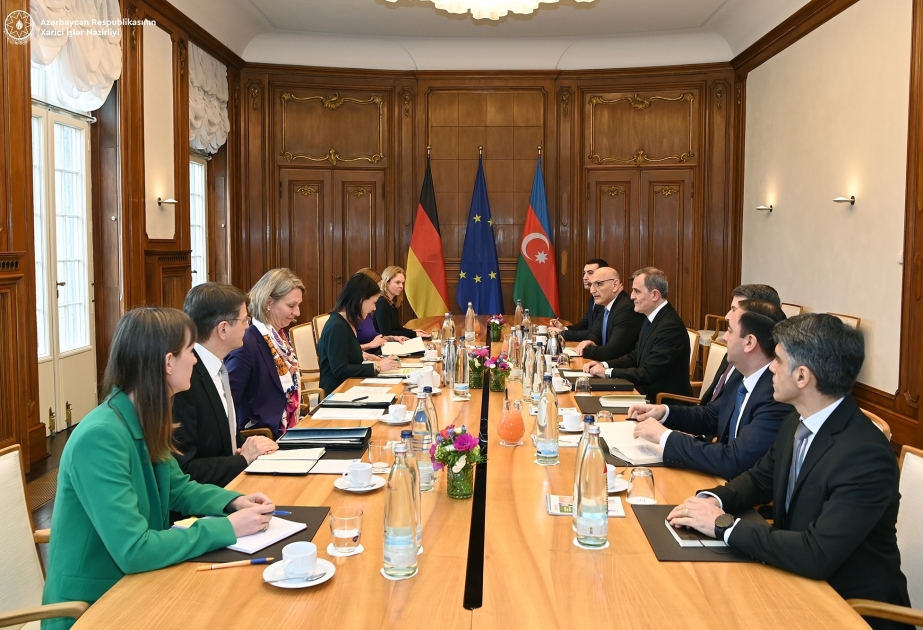Les ministres des Affaires étrangères azerbaïdjanais et allemand discutent du processus de normalisation et de paix dans la région