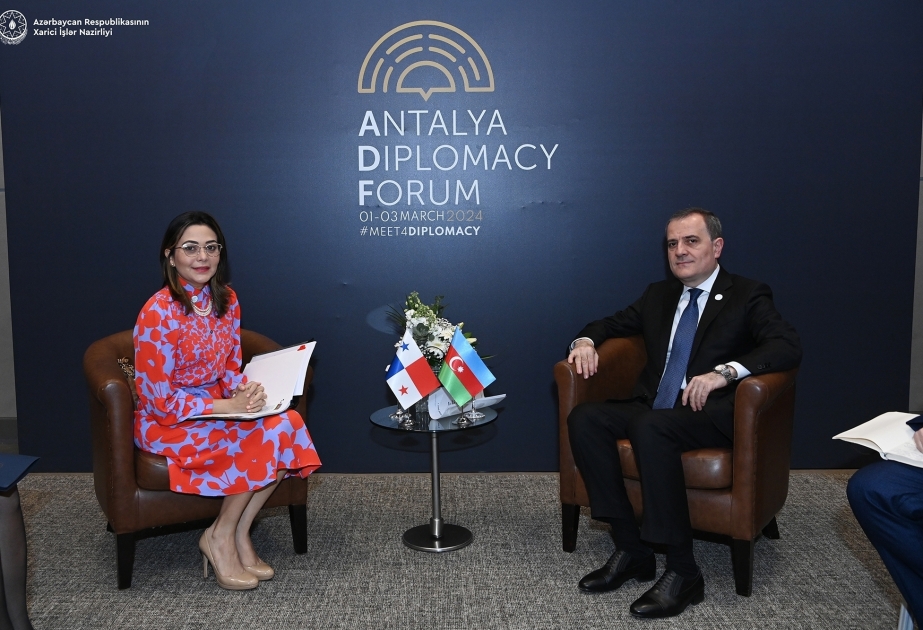 El Canciller de Azerbaiyán se reunió con la Ministra de Relaciones Exteriores de Panamá en Antalya