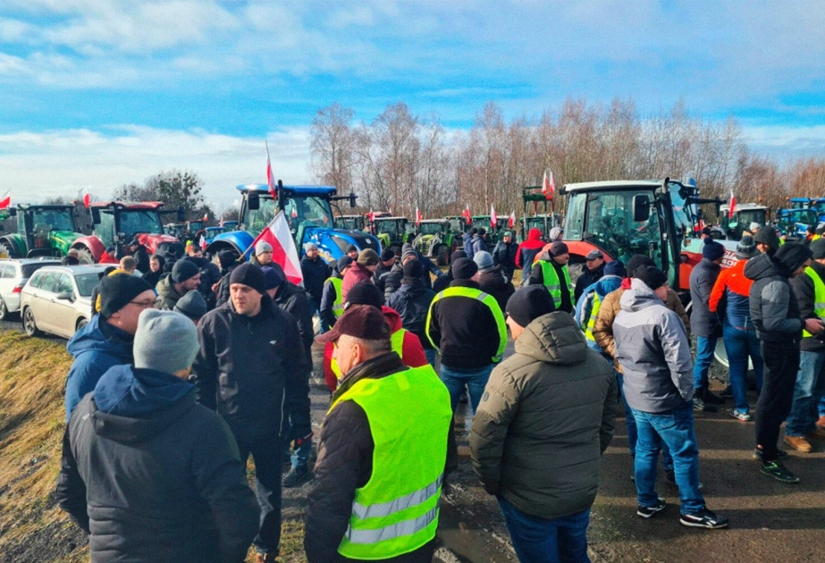 Polşalı fermerlər Baş nazirlə görüş tələb edirlər