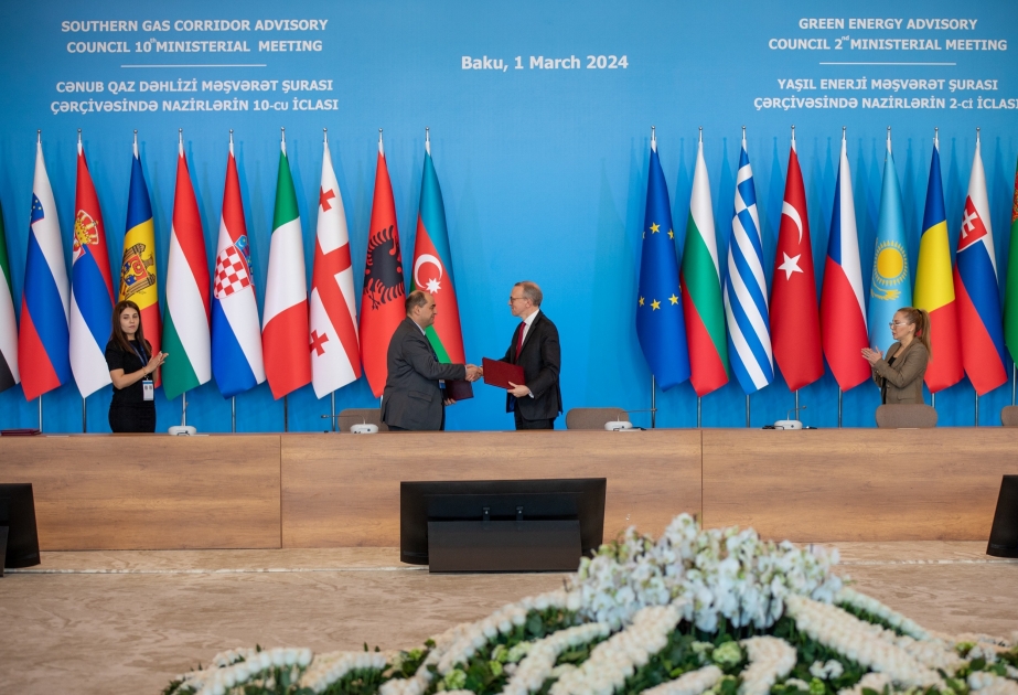 Azərbaycan günəş, külək enerjisi layihələri üzrə “Nobel Energy” və “Elecnor” şirkətləri ilə əməkdaşlıq edəcək