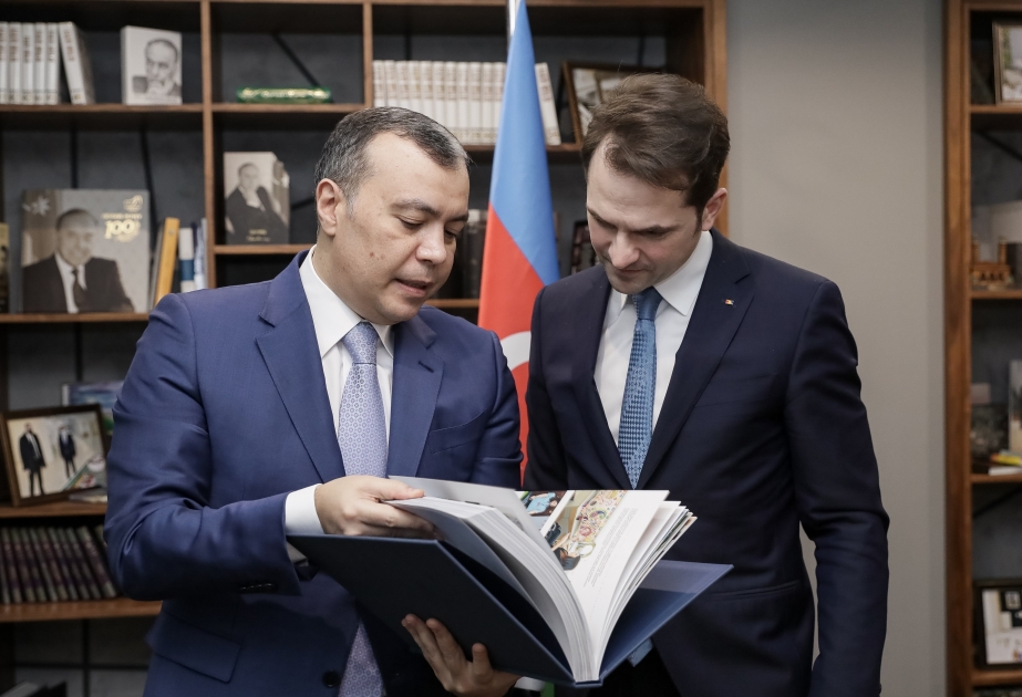 Обсуждена повестка двустороннего сотрудничества между Азербайджаном и Румынией