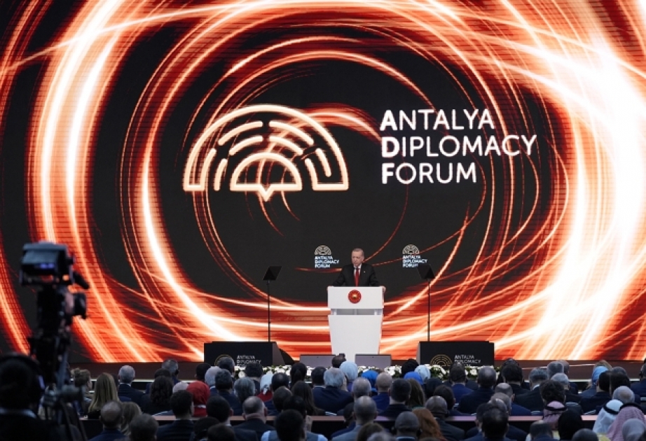 YAP nümayəndə heyəti III Antalya Diplomatiya Forumunda iştirak edir