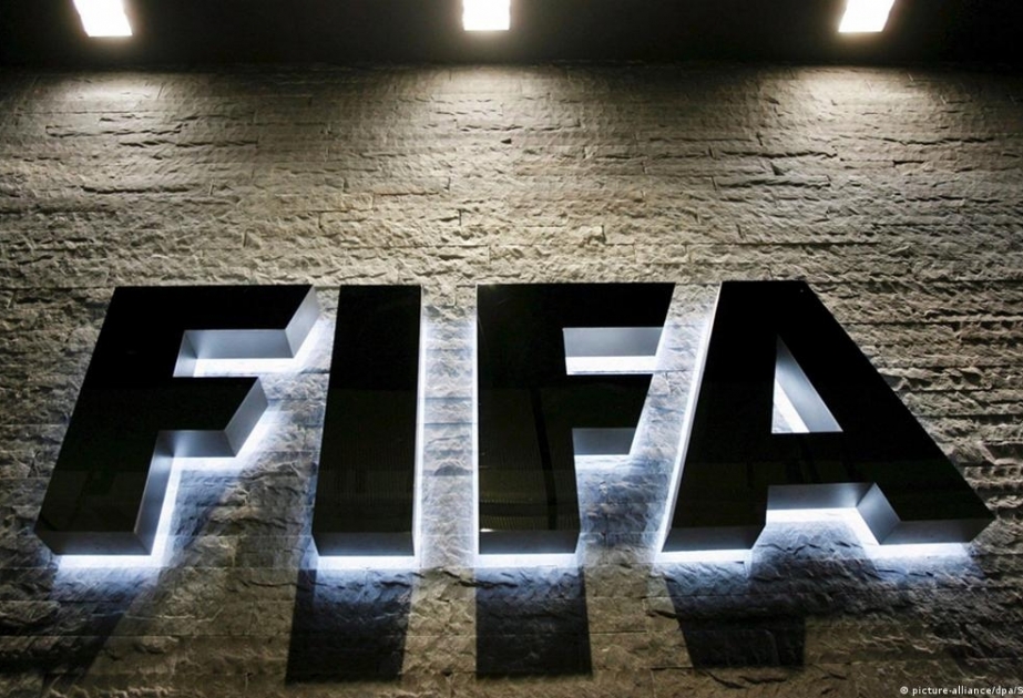 ФИФА выступила против введения синих карточек