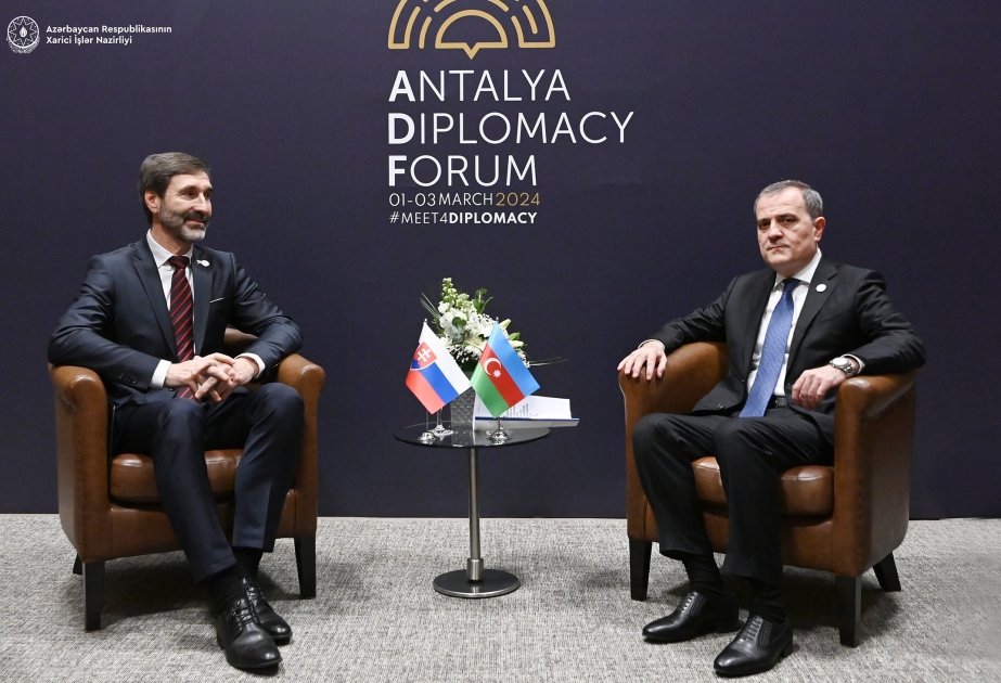 Aserbaidschanischer Außenminister trifft seinen slowakischen Amtskollegen in Antalya