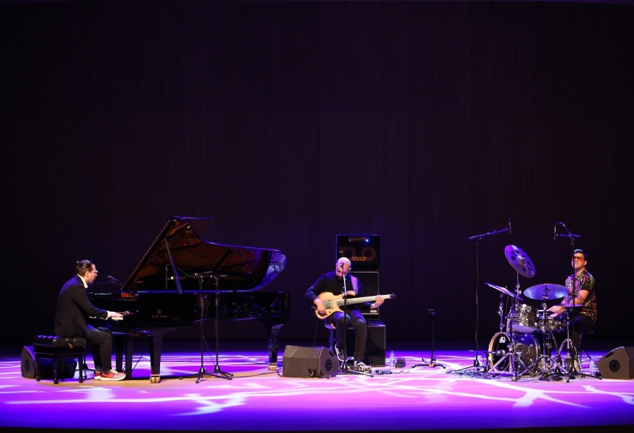 Le trio du pianiste cubain Alfredo Rodriguez se produit au Centre Heydar Aliyev