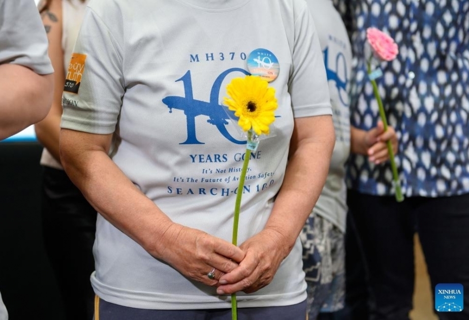 Les familles des victimes du vol MH370 commémorent la disparition de l'appareil il y a dix ans