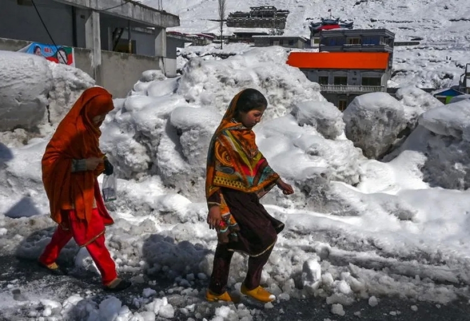 Pakistanda şaxtalı və qarlı hava nəticəsində azı 35 nəfər ölüb