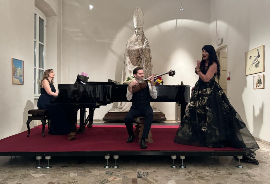 Milanda Azərbaycan klassik musiqisi səsləndirilib