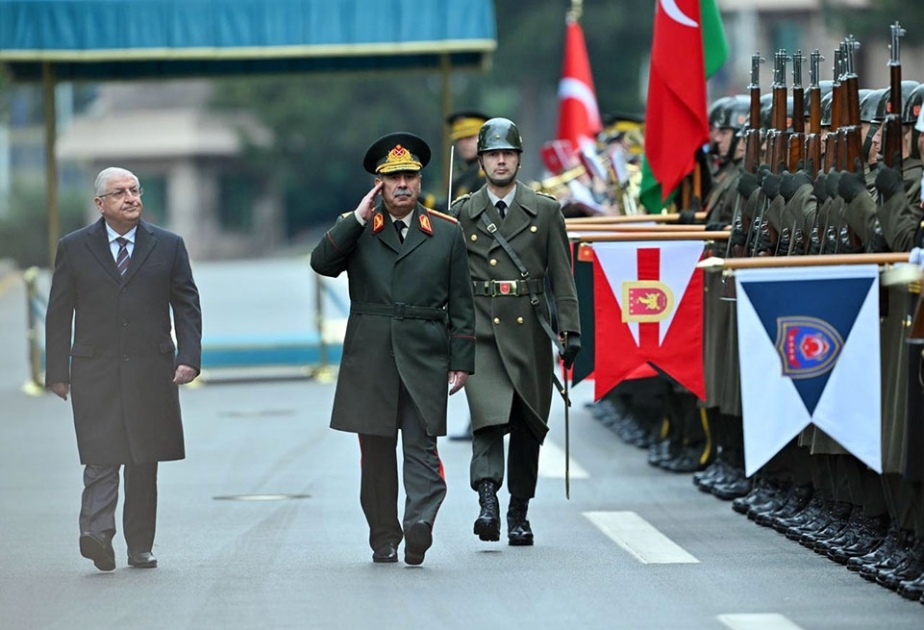 Azərbaycan və Türkiyə müdafiə nazirləri regional təhlükəsizlik məsələlərini müzakirə ediblər