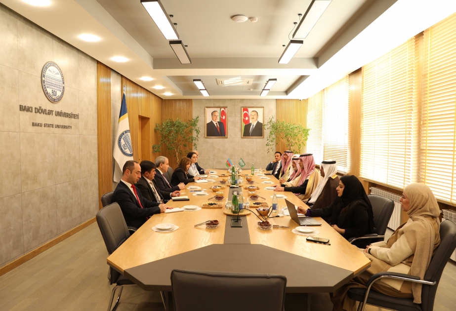 La delegación del Reino de Arabia Saudita visita la Universidad Estatal de Bakú