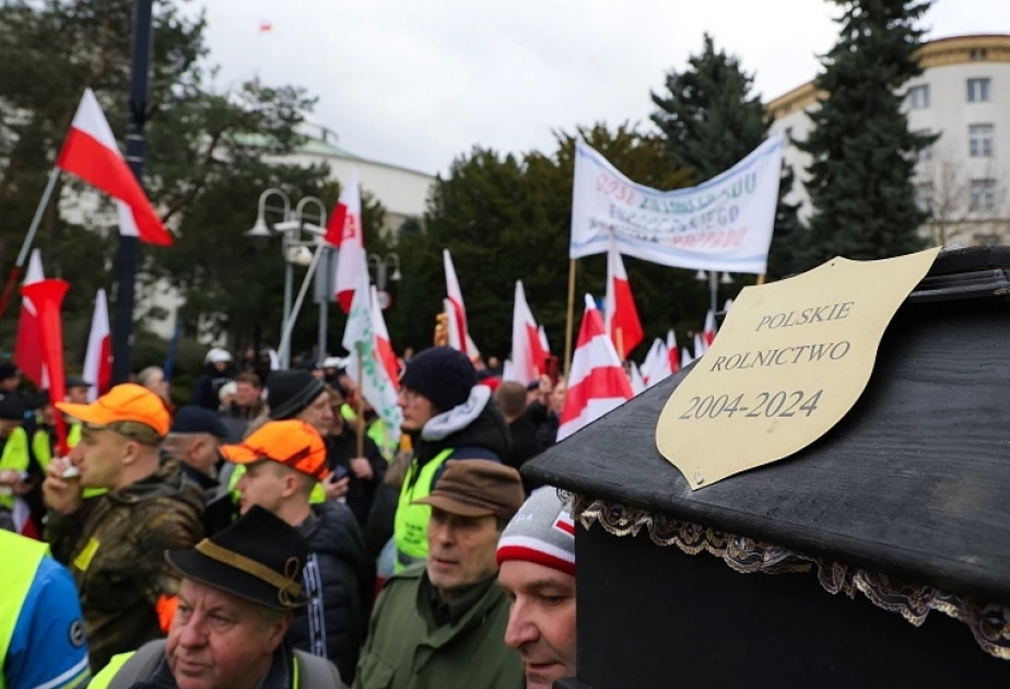 Тысячи фермеров протестуют в Варшаве против европейских законов