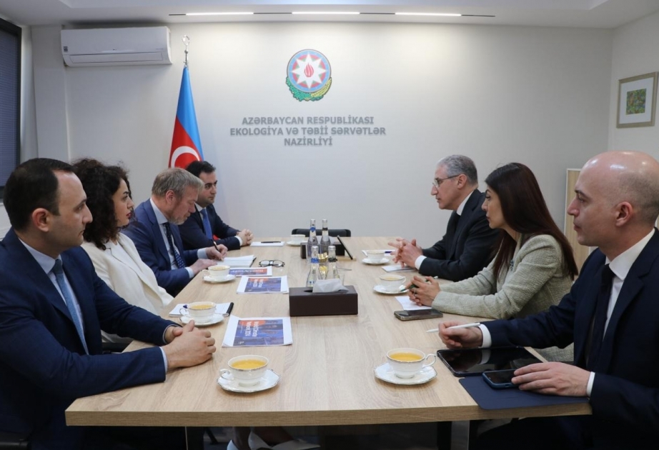 El Ministro de Ecología de Azerbaiyán y el Director General de la Fundación Mundial del Clima debaten el proceso de preparación de la COP29