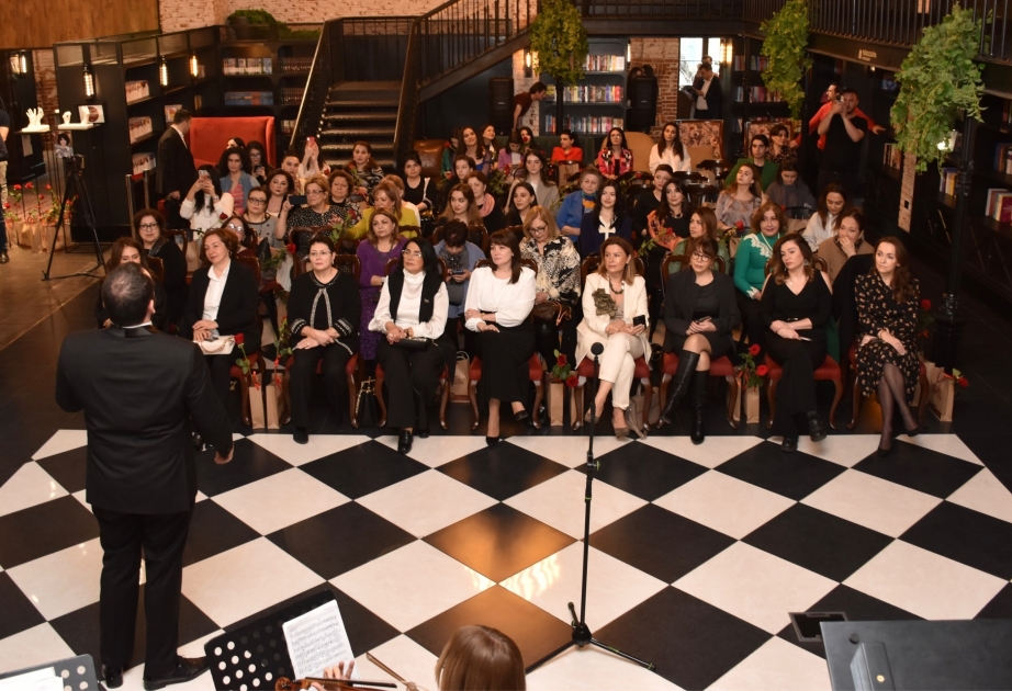 Bakı Kitab Mərkəzində musiqili poeziya axşamı keçirilib