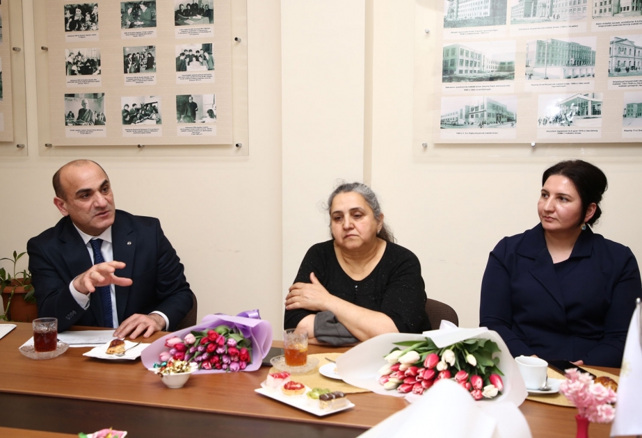 Bakı məktəblərində çalışan şəhid anaları ilə görüş