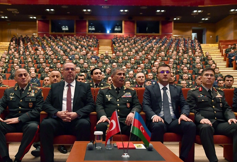 Türkiyədə təhsil alan kursantlarla görüş keçirilib