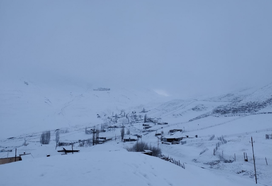 Qubanın Xınalıq və Qrız kəndlərinə qar yağıb