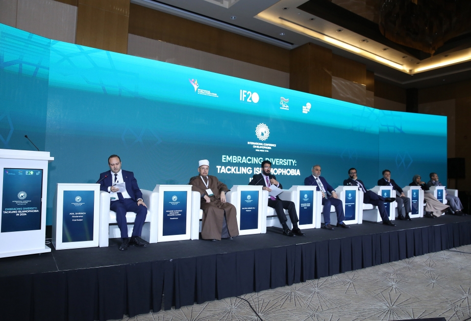 Bakı konfransında “Ali təhsil kontekstində islamofobiya ilə mübarizə” mövzusunda müzakirələr aparılır