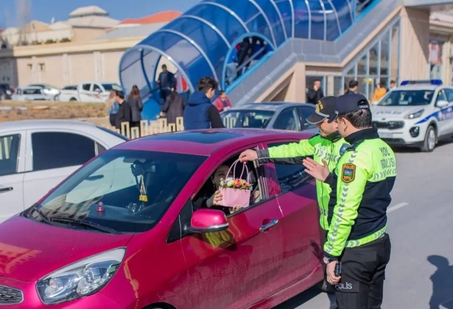 Naxçıvan polisi qadın sürücüləri təbrik edib