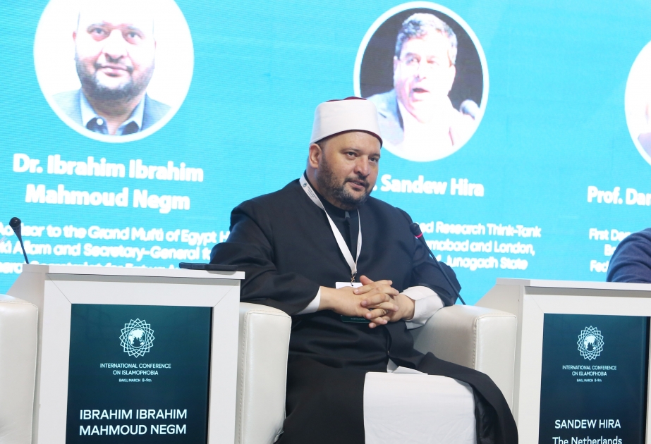 Mahmud Neqm: Fransada islamofobiyanın təzahürləri getdikcə artmaqdadır