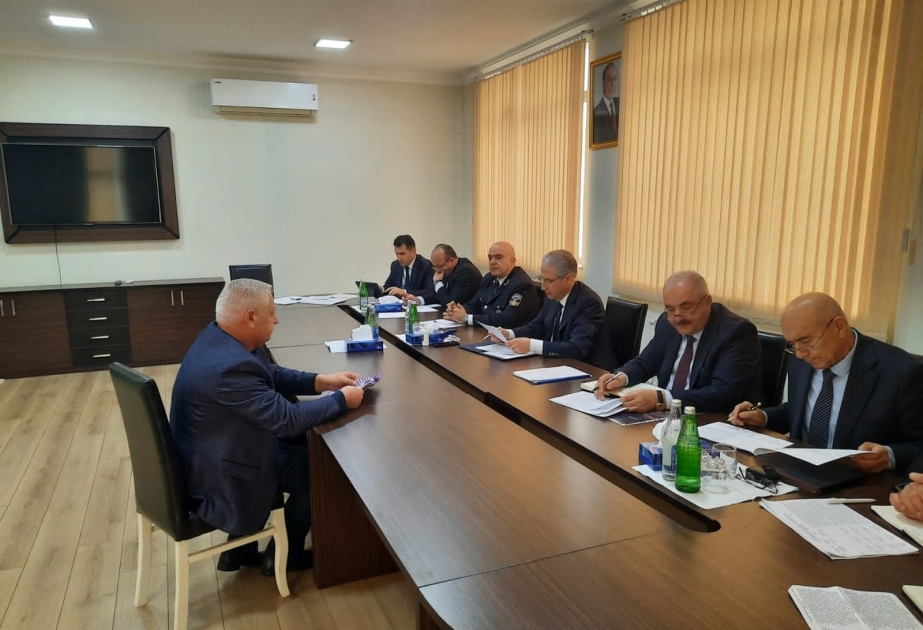 Ekologiya və təbii sərvətlər naziri Siyəzəndə vətəndaşları qəbul edib