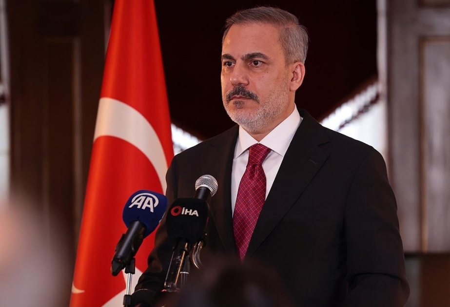Ministro de Exteriores turco: "Ankara está a favor de poner fin cuanto antes a la guerra en Ucrania"