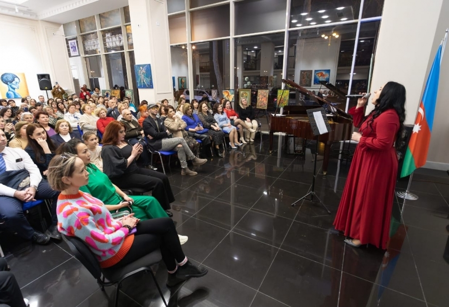Bakıdakı Rus evində estrada musiqisi konserti olub