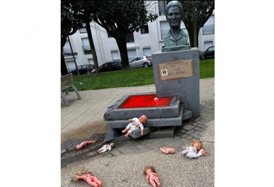 Statue of Simone Veil vandalized in France