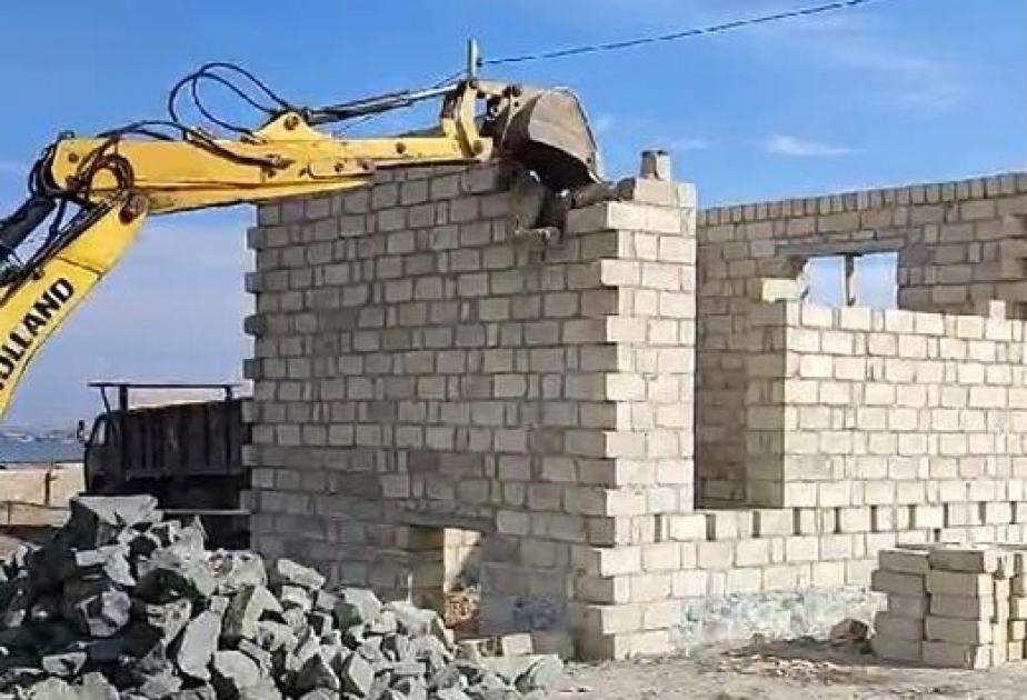 Fövqəladə Hallar Nazirliyi tərəfindən qanunsuz tikililər sökülüb