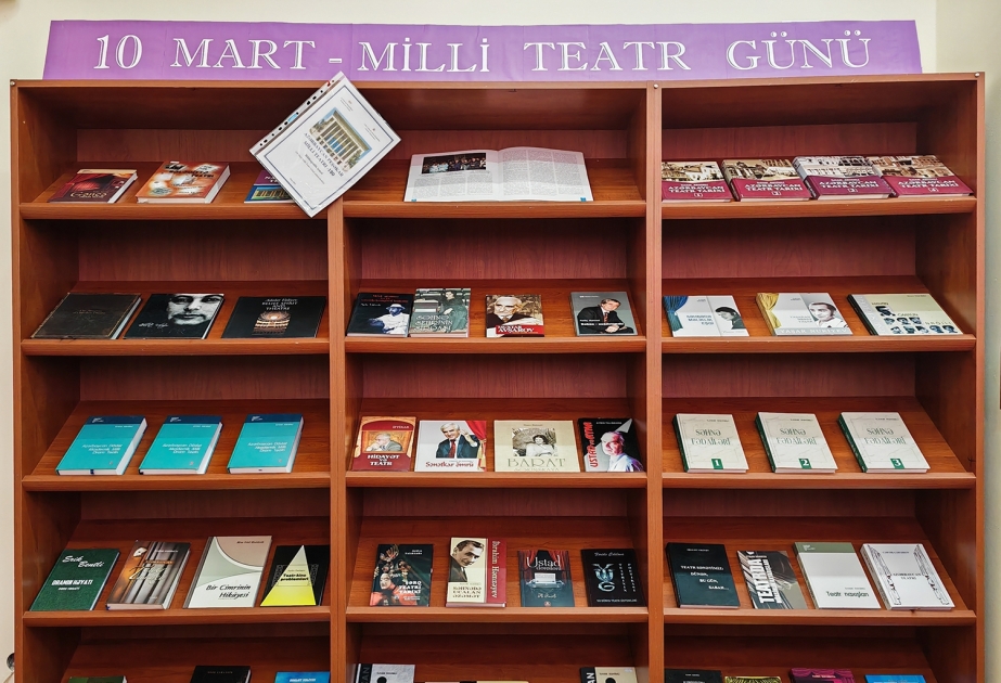 Gənclər Kitabxanasında Milli Teatr Günü münasibətilə virtual və ənənəvi sərgi