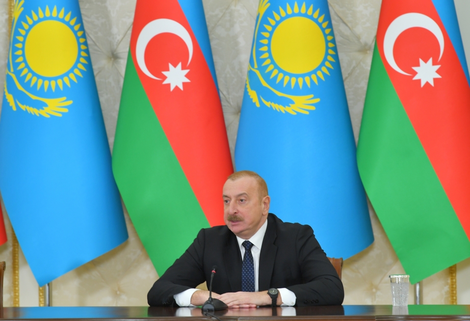 El Presidente Ilham Aliyev informó a su homólogo kazajo sobre el proceso de negociación entre Azerbaiyán y Armenia