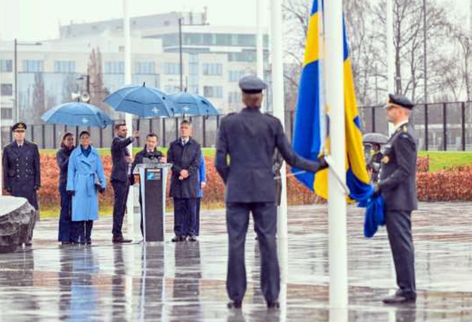 NATO-nun mənzil-qərargahında İsveç bayrağı qaldırılıb