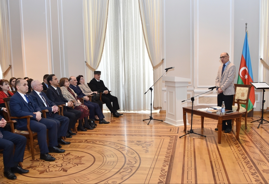 Mir Cəlal Paşayevin “Füzuli sənətkarlığı” kitabının təqdimat mərasimi keçirilib