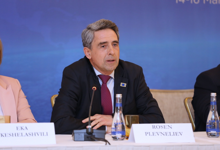 Ex presidente búlgaro: "Azerbaiyán participa activamente en la solución de los problemas globales"