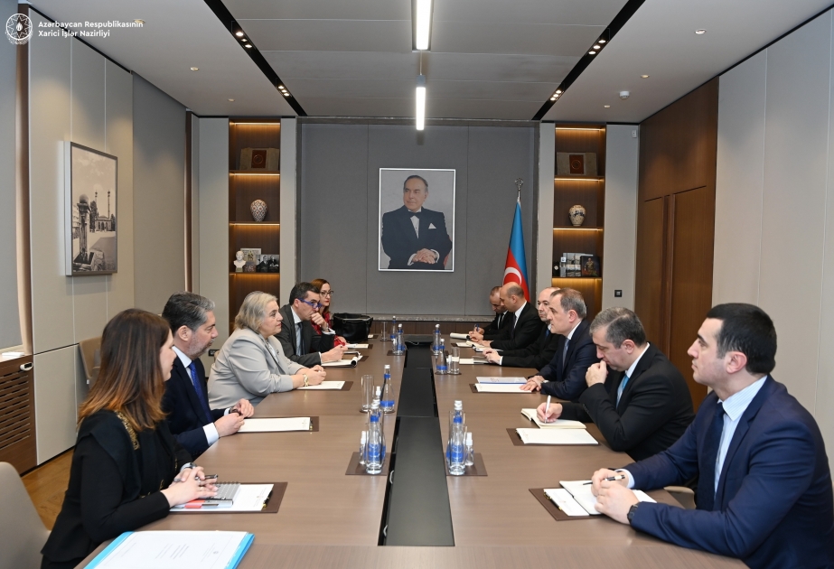 بحث علاقات التعاون بين أذربيجان واليونان على الصعيدين الثنائي والمتعدد الجوانب