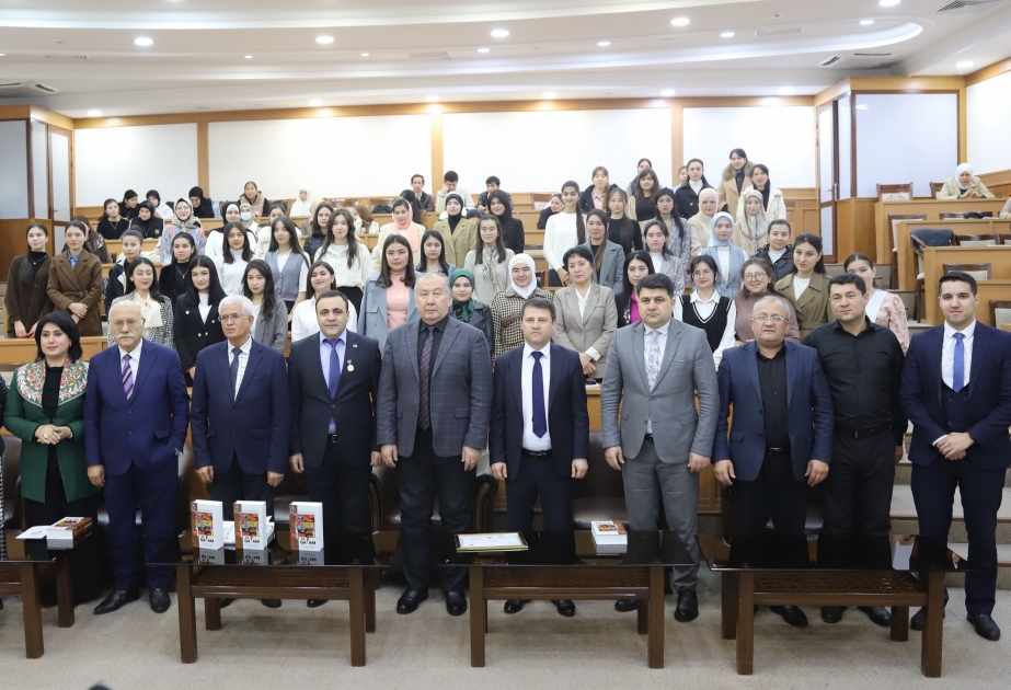 Özbəkistanda “Qılınc və qələm” romanının özbək dilində nəşrinin təqdimatı olub